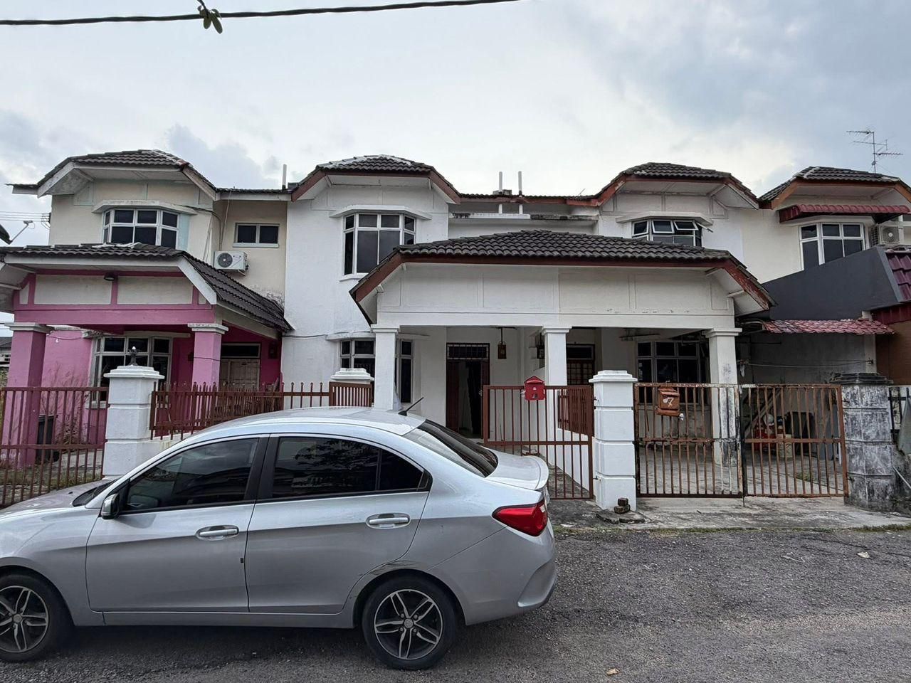 [FOR SALES] Taman Universiti Double Storey Terrace House 4bed Skudai Johor Bahru