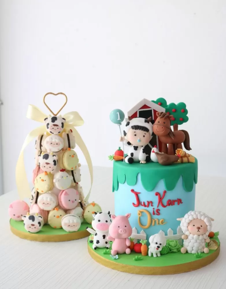 Farm Baby Cake and Macaron