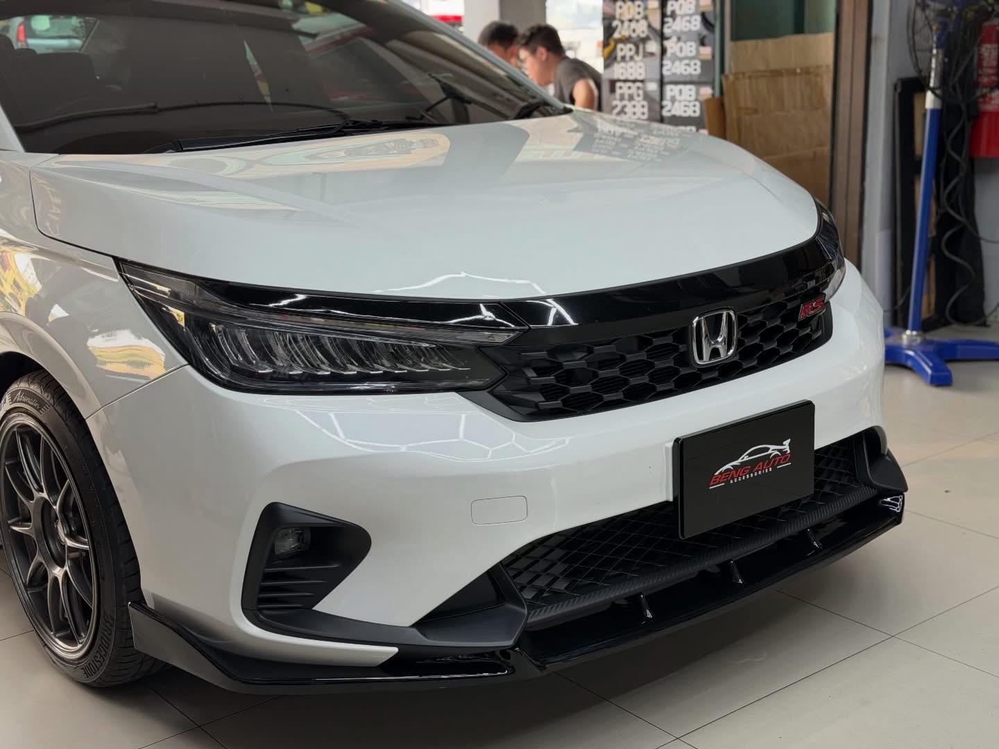 FLRS THAI V3 FRONT LIPS