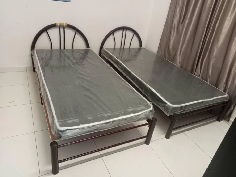 Katil Almari Murah Untuk Rumah Sewa | Metal Single Bed | Wooden Wardrobe | Hostel Furniture For Students ,Workers | Kl | Melaka | A Famosa | Nilai | Cheras | Klang | Johor Bahru 