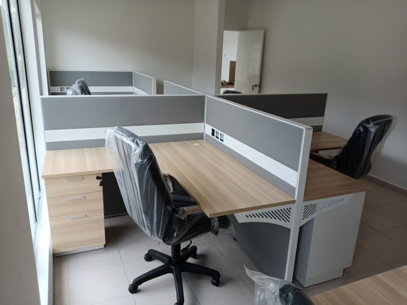 Office Partition Workstation | Staff Office Cubicle Desk | Office Workstation Cluster Desk | 4 Seater Office Cubicle Malaysia | Deliver Penang, Kedah, Georgetown, Batu Kawan, Sungai Petani, Puchong, Kl