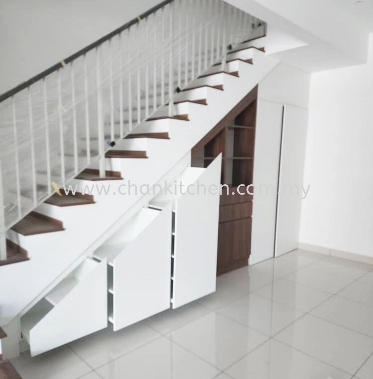 STAIRCASE PATITION WITH CABINET @ ELMINA WEST, SHAH ALAM