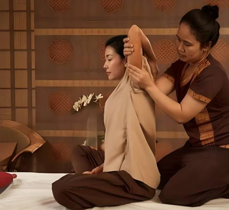 Royal Traditional Thai Massage (with Phlai Balm)