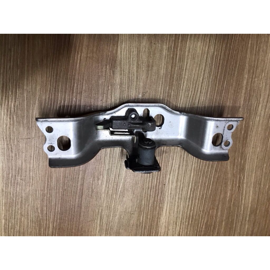 HONDA CBR600RR ( MFJ ) BRACKET SEAT LOCK 2007-2012