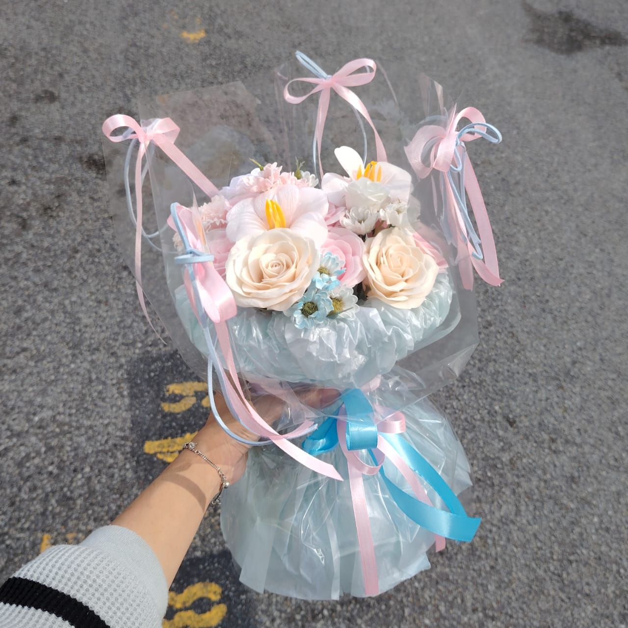 BLUE MIX SOAP FLOWER BOUQUET