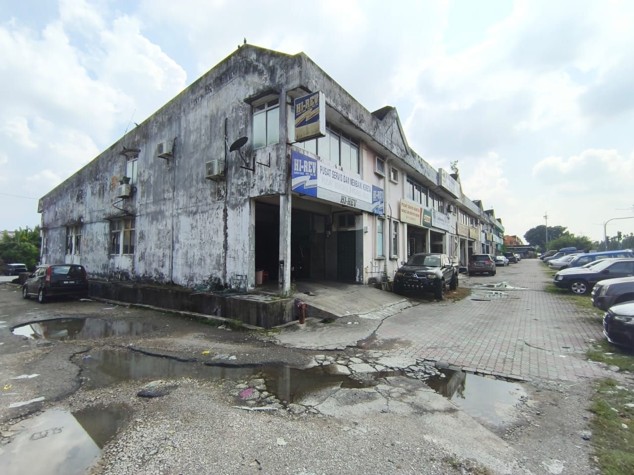 Taman Universiti – 1.5 Storey Terrace Factory for Sale in Johor Bahru