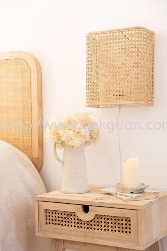 WAL 004 - RATTAN WALL LAMP