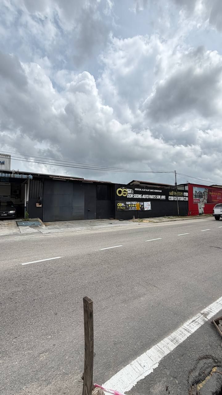 Large Industrial Semi-D Unit in Established Light Industrial Zone
