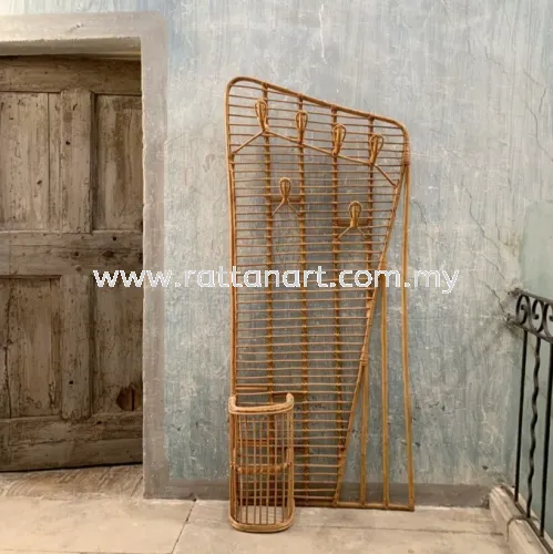 RATTAN PARTITION / CLOTHES HOLDER