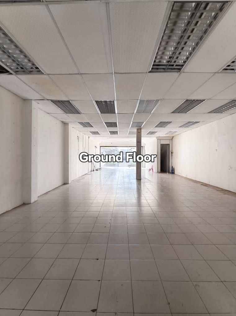 Taman Johor Jaya, Jalan Rosmerah @ 3 Storey Shoplot FOR RENT