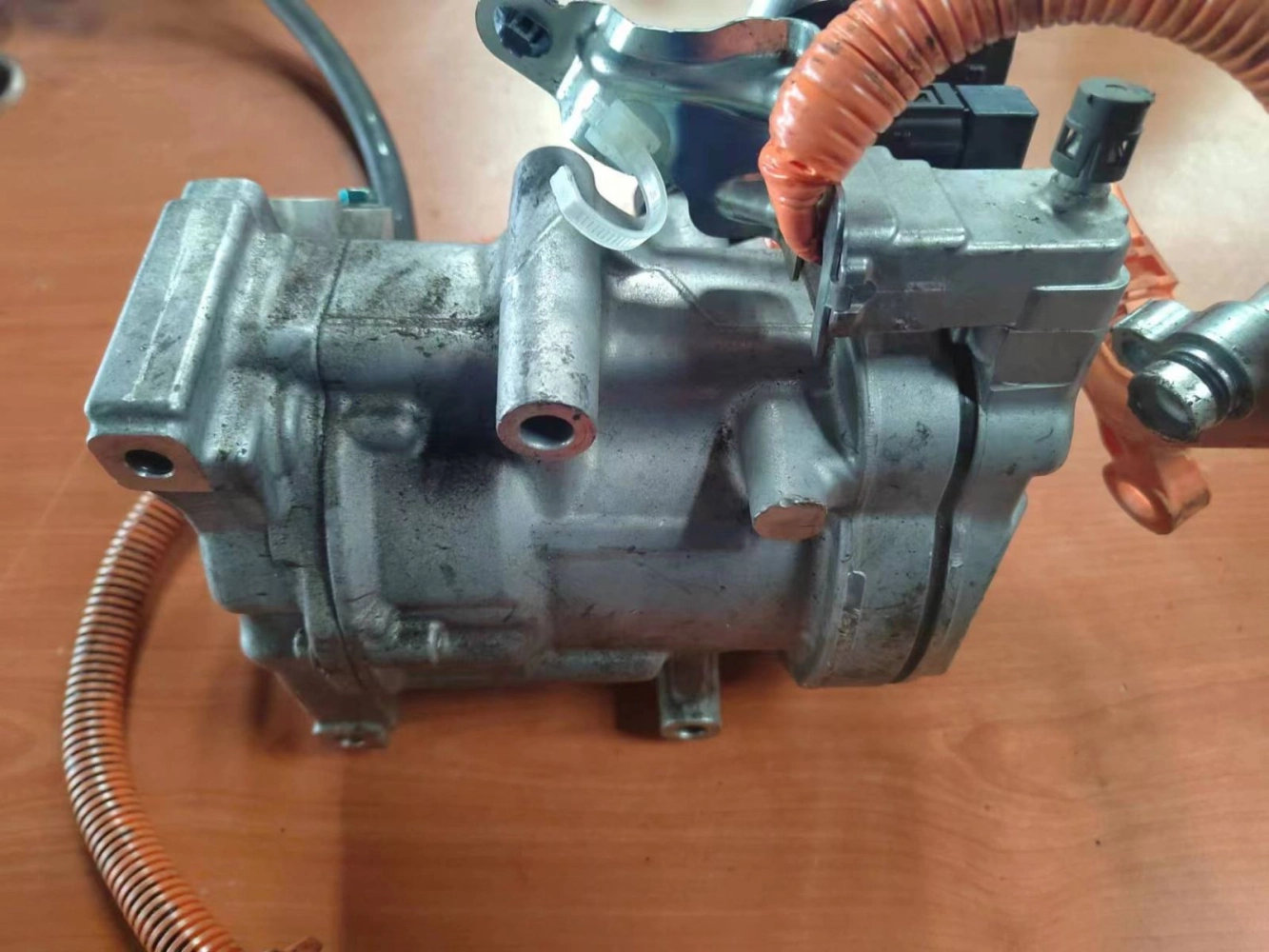 HONDA JAZZ FIT GP5 6AA-GR3 LEB HYBRIID COMPRESSOR