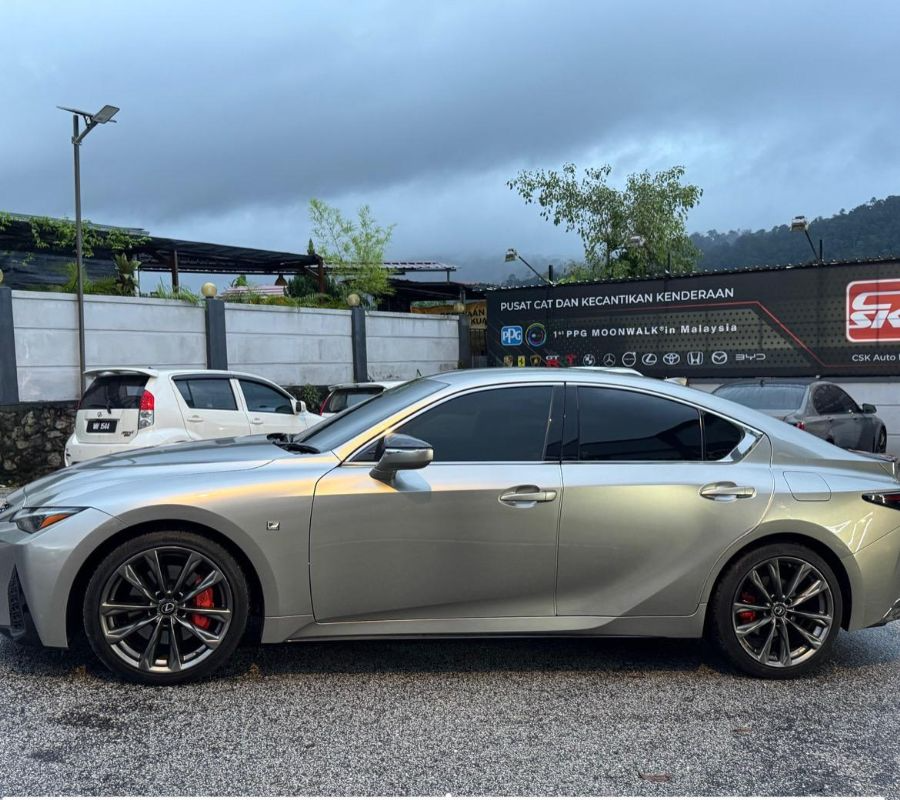 Lexus IS300