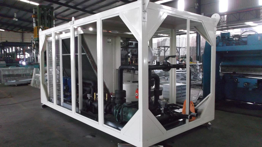 Chilled water system humidity and temperature control
