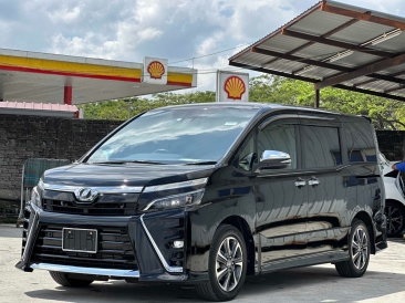 2020 Toyota Voxy 2.0 ZS Kirameki 18k Mileage Grade 4.5B