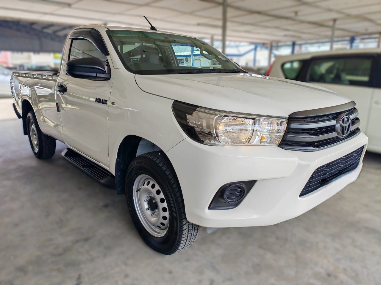 Toyota Hilux Single Cab 2.4 4X4 (M) White - 2022