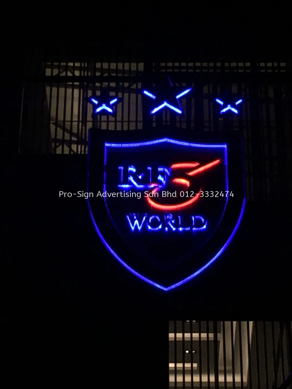 STAINLESS STEEL BOX UP LED BACKLIT (RF3 WORLD, 2021, PUTRA HEIGHT)