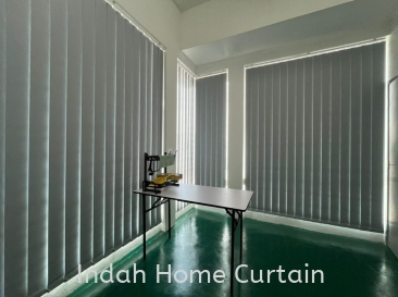 Memasang Vertical Blind di Kilang