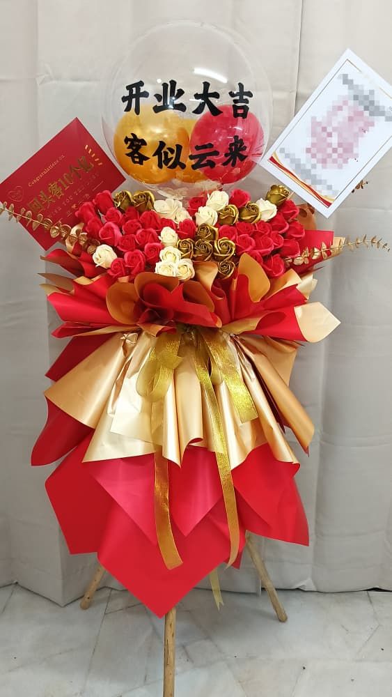 Opening soap flower stand