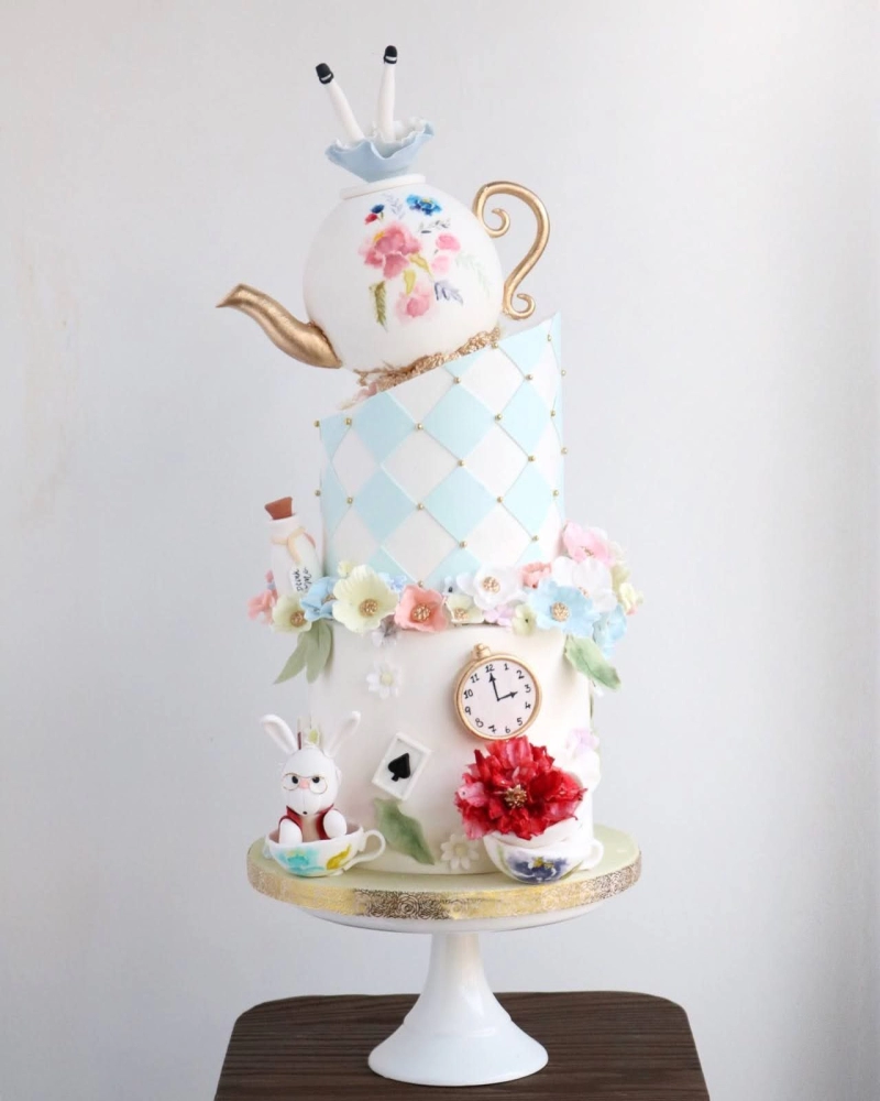 Alice Wonderland Cake