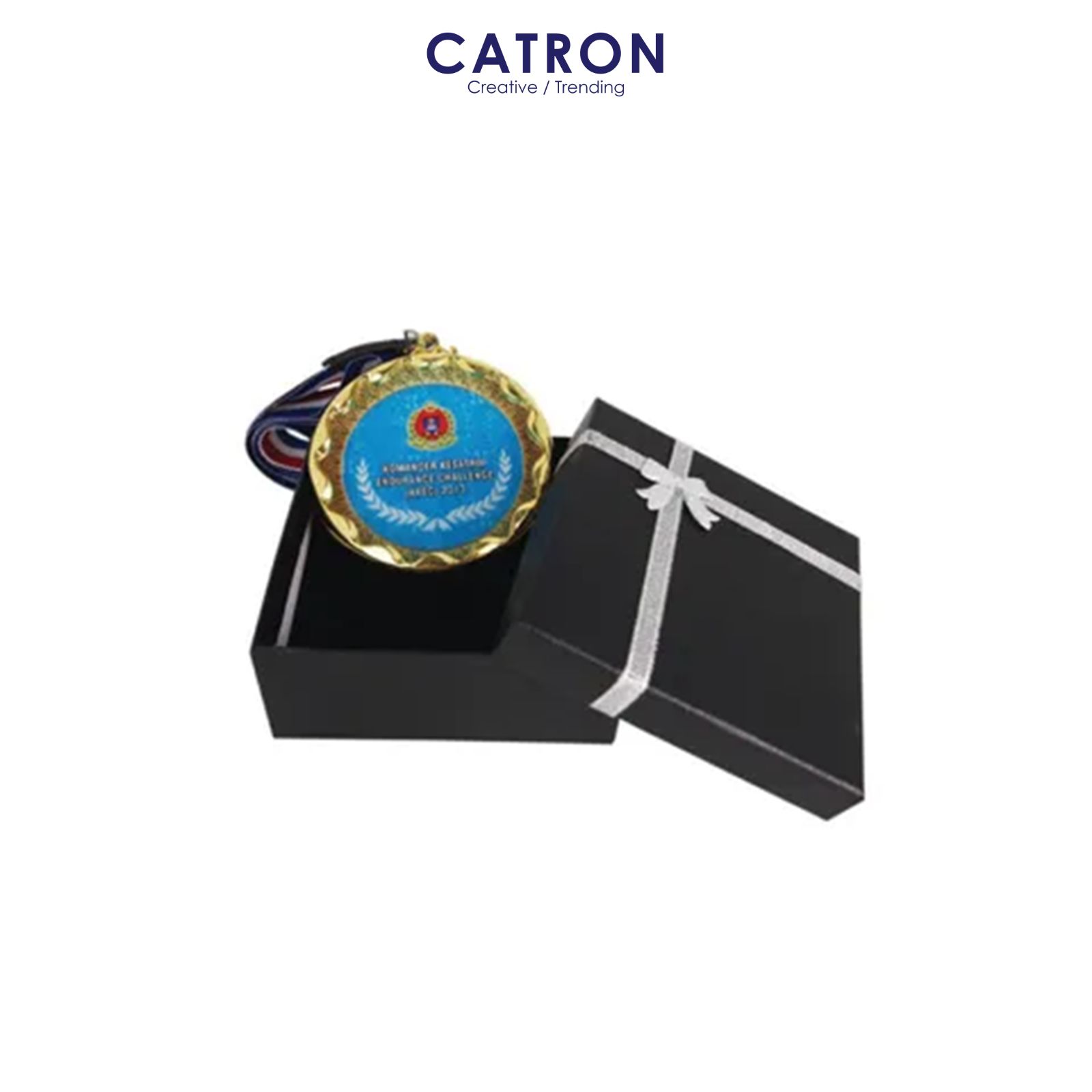 N8206 - CRYSTAL HANGING MEDAL