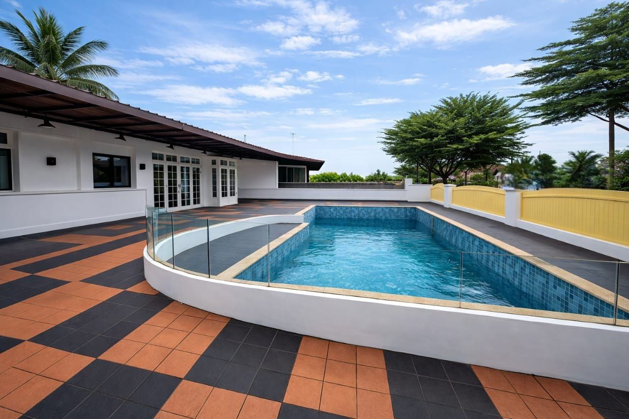 [FOR SALE] Fully Renovated 1 Storey Bungalow 10bed @ Taman Melodies, Johor Bahru