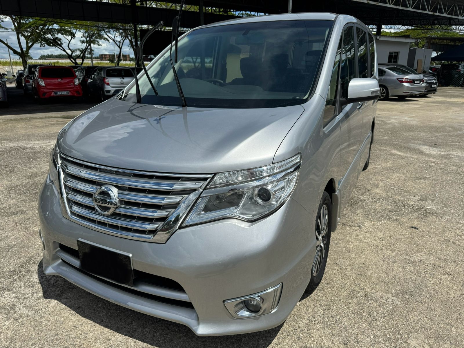 2015 Nissan Serena 2.0 C-VTC S-Hybrid Highway Star