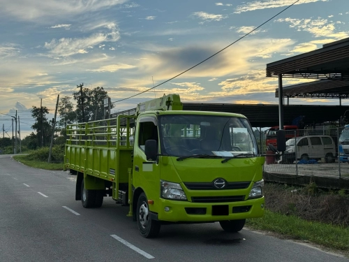 HINO XZU710 CARGO CRANE (SOLD) 