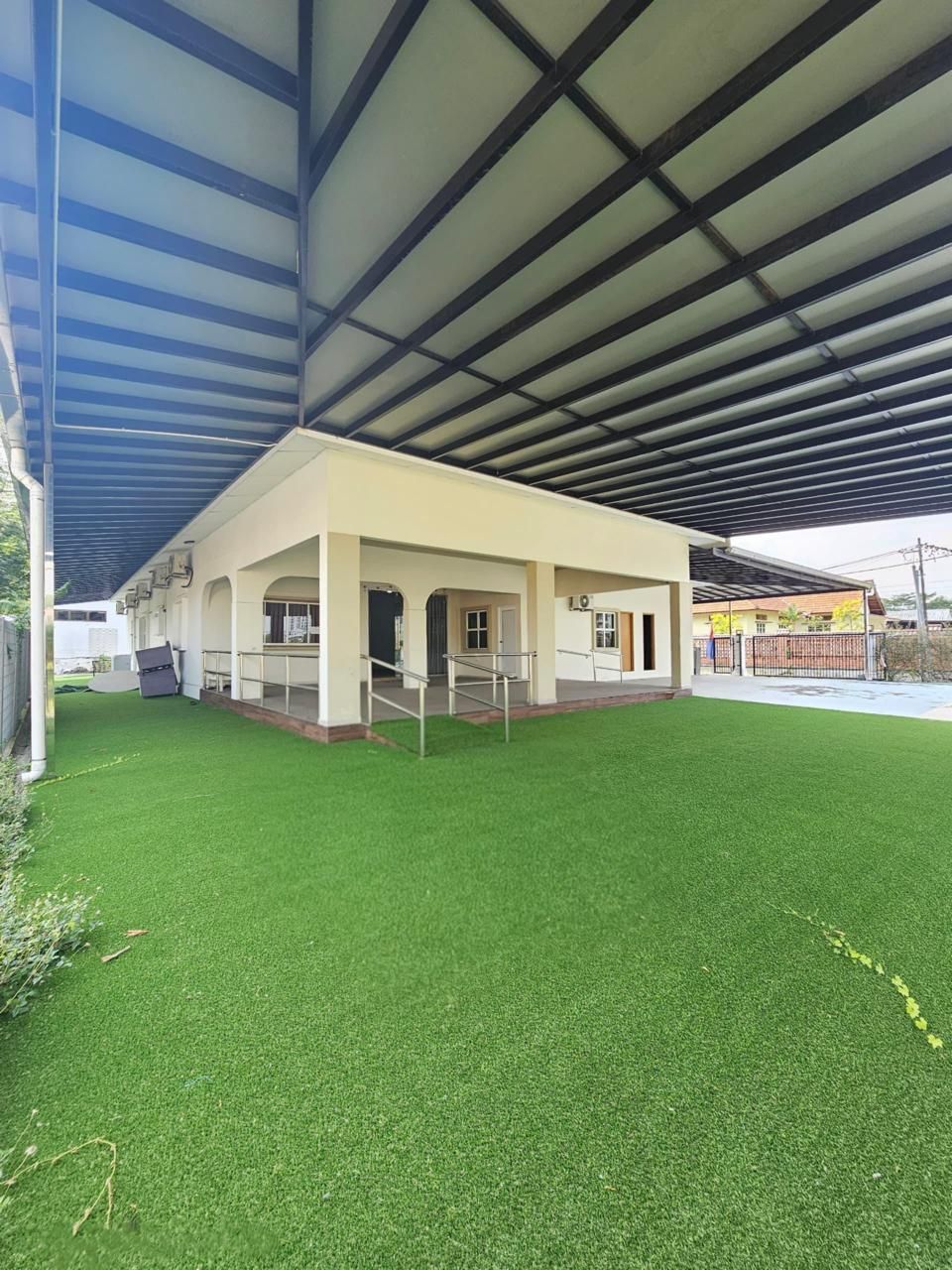 [FOR SALES] Stulang Laut Bungalow 14bed Nice Design Jln Inderaputra Johor Bahru