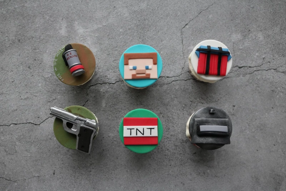 Minecraft Gun Cupcake