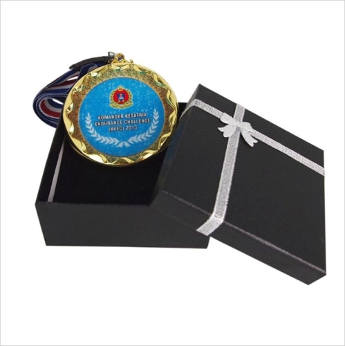 Crystal Hanging Medal with Gift Box - 8206