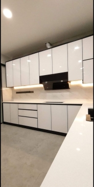 4G Glass/Aluminium Kitchen Cabinet