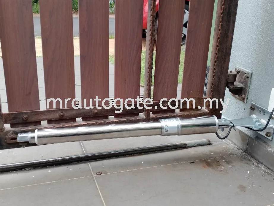 OAE 333-A Swing and Folding Arm Auto Gate