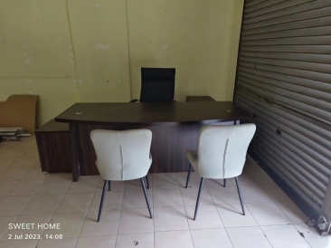 Dark Brown Director Table L Shape | Director Office Chair | Leather Office Chair | Visitor Guest Chair | Office Furniture Kedah | Office Furniture Penang | Pembekal Perabot Pejabat | Kulim Lunas | Seberang Prai | Ipoh | KL | Klang | Shah Alam | Muar Johor Bahru