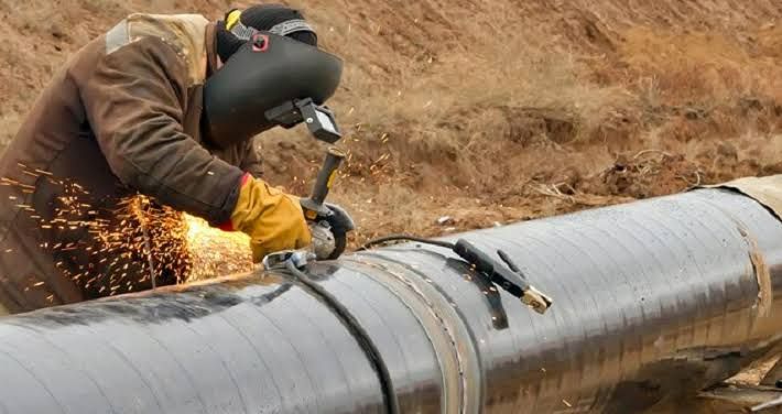 Chiller header pipe fabrication and installation