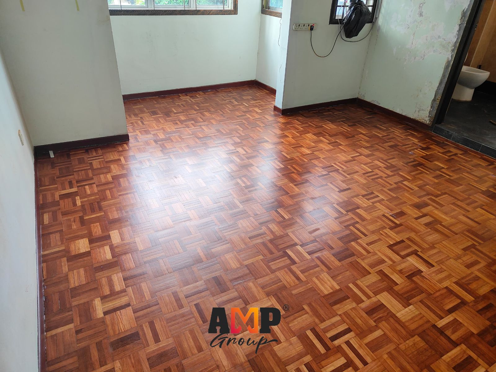 PARQUET SANDING & VARNISHING