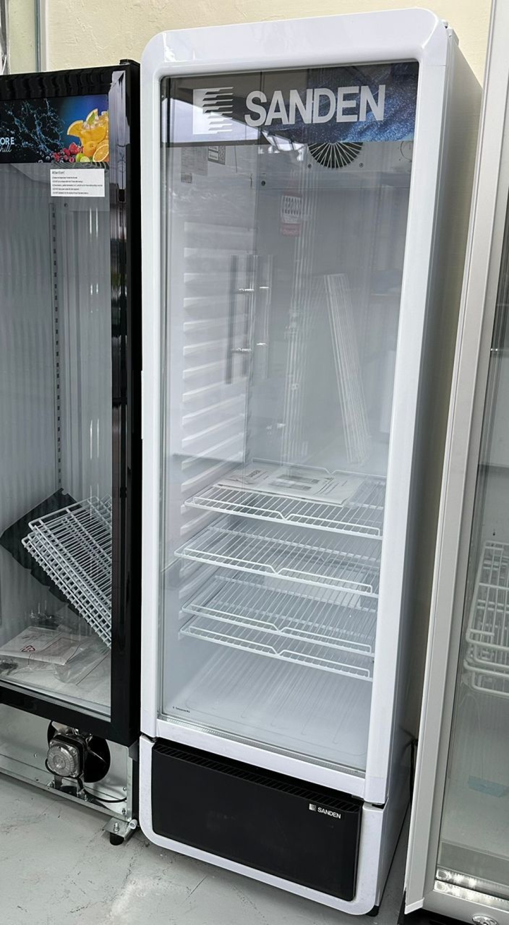 SANDEN 1door Upright Display Chiller SPC-290