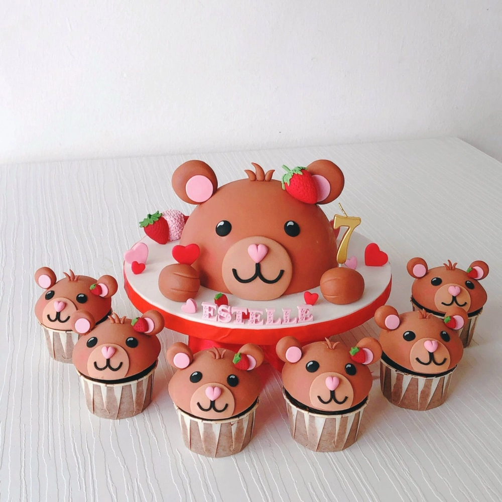 Bear Cake and Cupcake