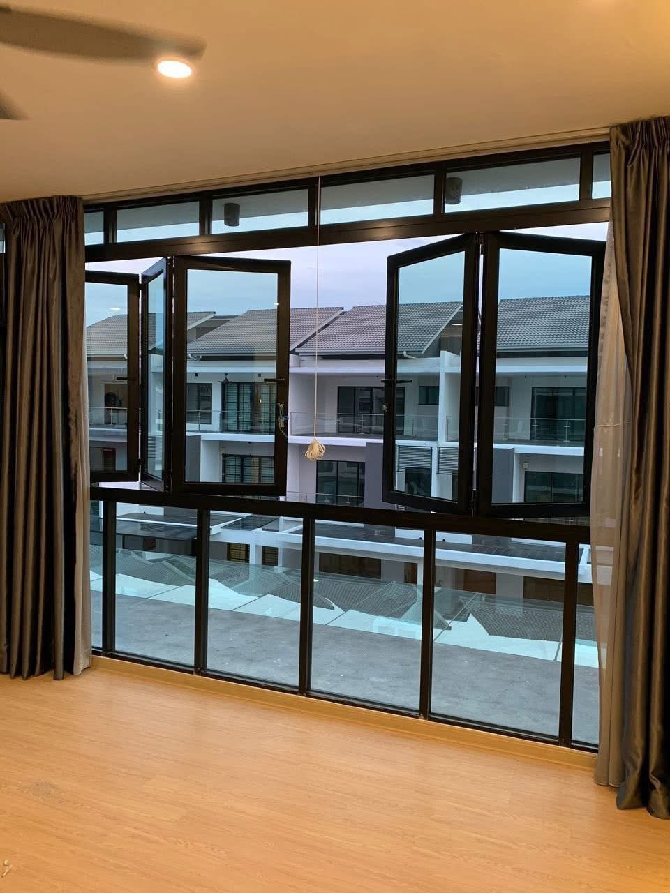 Aluminium window