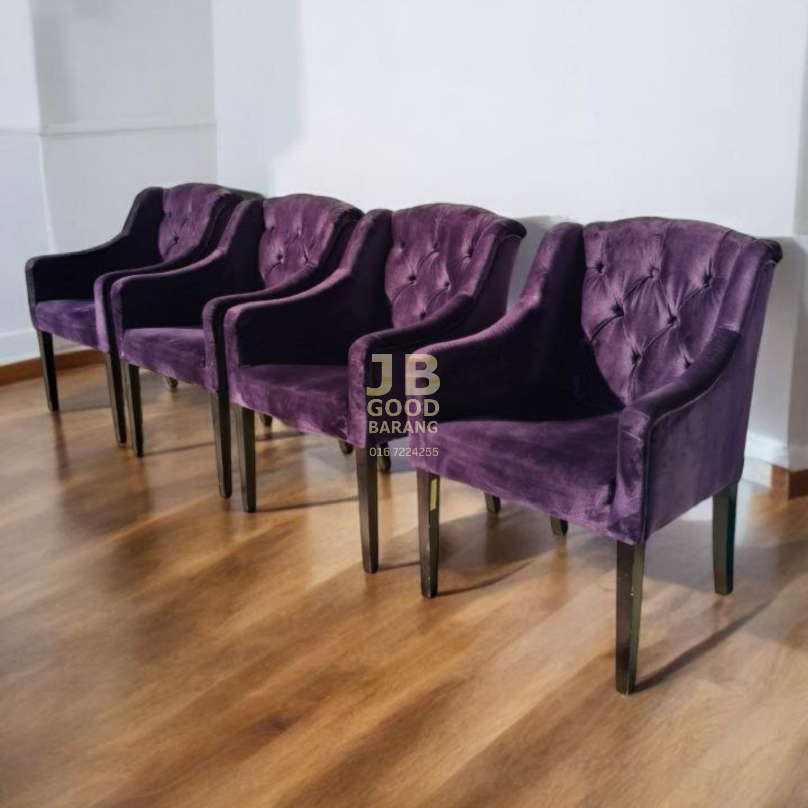 Elegant Velvet Fabric Chesterfield Armchair