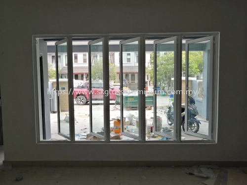 Multipoint Casement Window at Puncak Alam