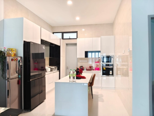 Kabinet Dapur Akrilik