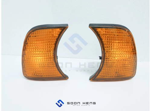 BMW E34 - Front Right and Left Side Turn Signal Lamp Set ~ Amber (Original BMW)