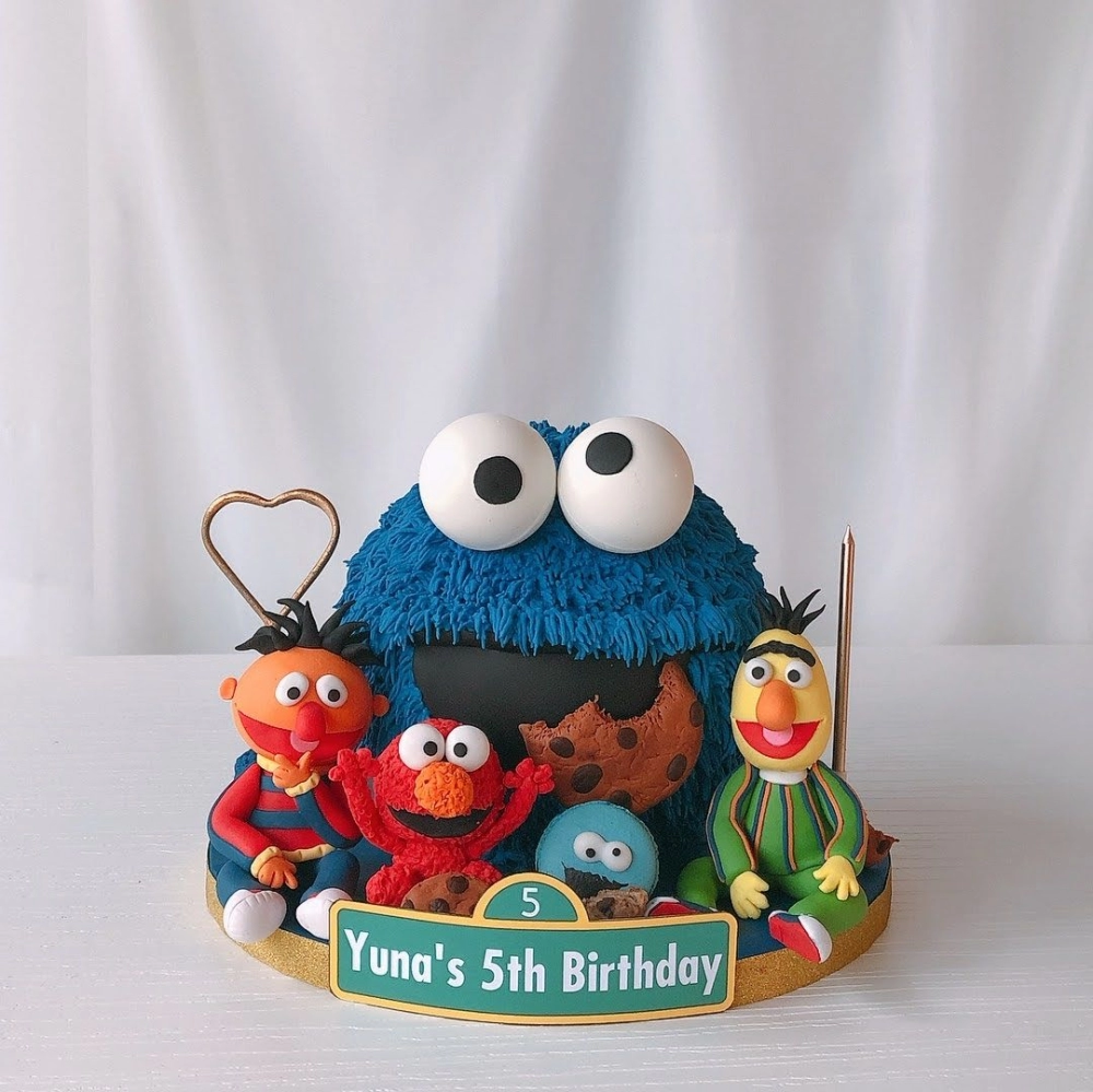 Cookie Monster Sesame Street Chocolate Pinata