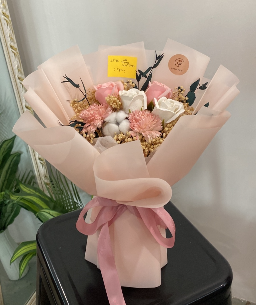 Mix soap and preserve flowers bouquet (S)