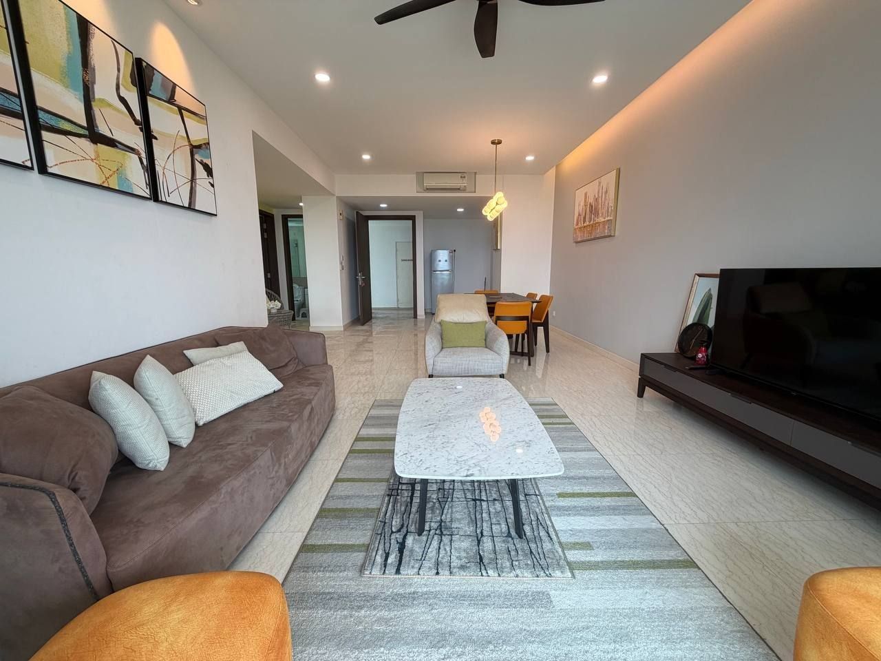 Apartment / Condo