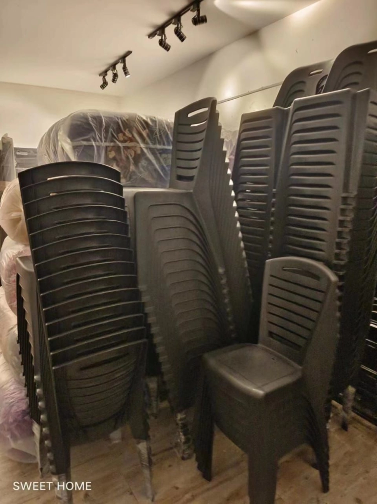 Heavy Duty Black Plastic Chair Ready Stock | Pembekal Pemborong Kerusi Plastik Paling Murah | Kerusi Plastik Kedai Makan Sekolah PIlihan Raya | Penang | KL | Cheras | Ampang | Melaka | Nilai| Kuantan | Puchong
