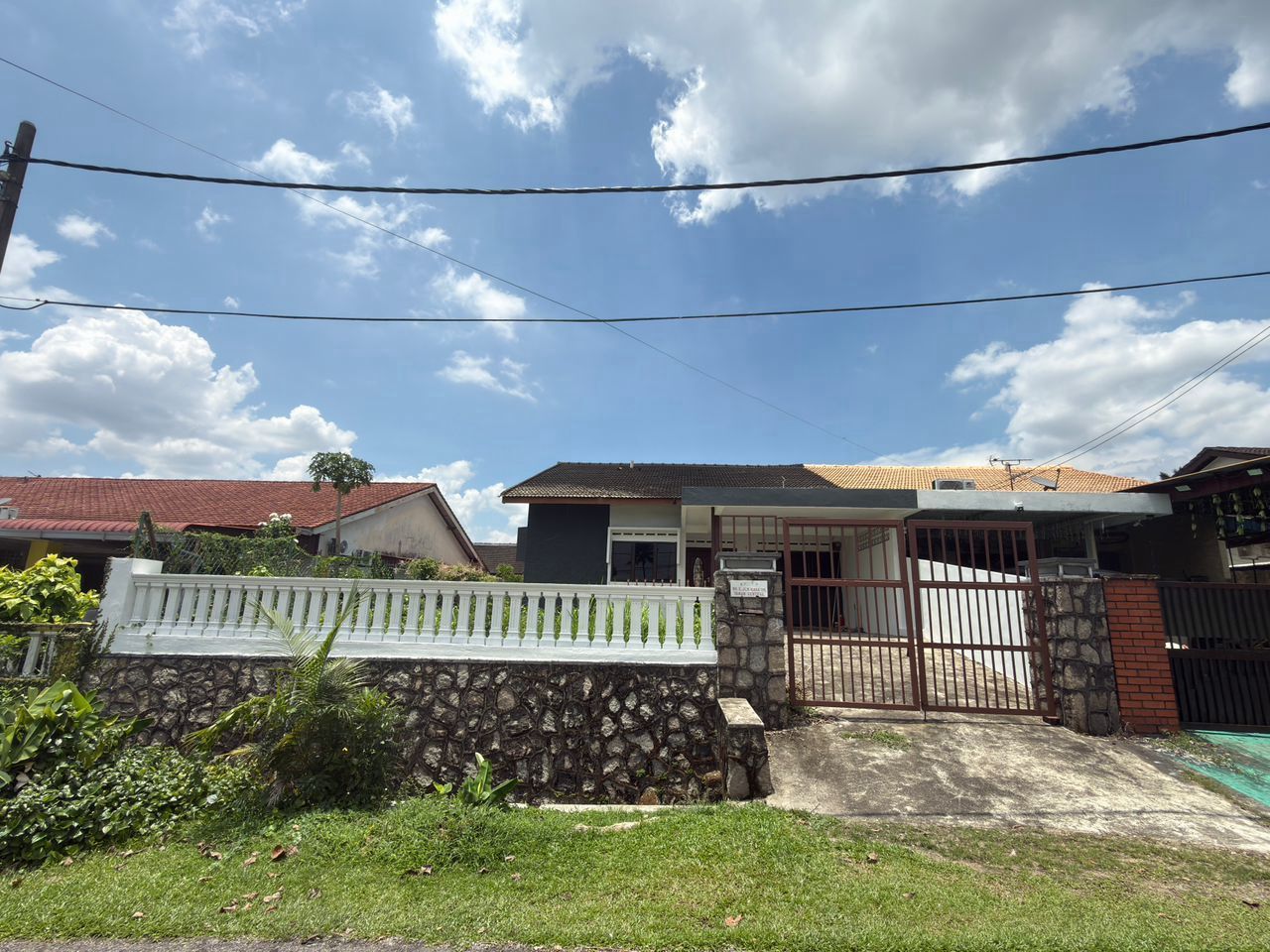 Taman Sentosa 宽敞半独立式洋房出售（新山市区）