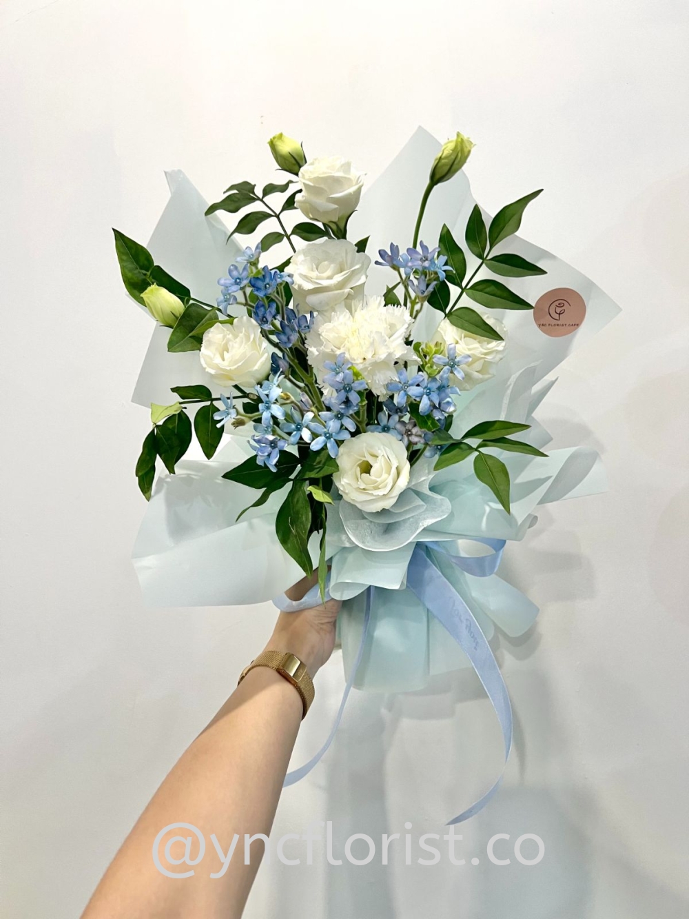 Fresh White Eustoma with Oxypetalum