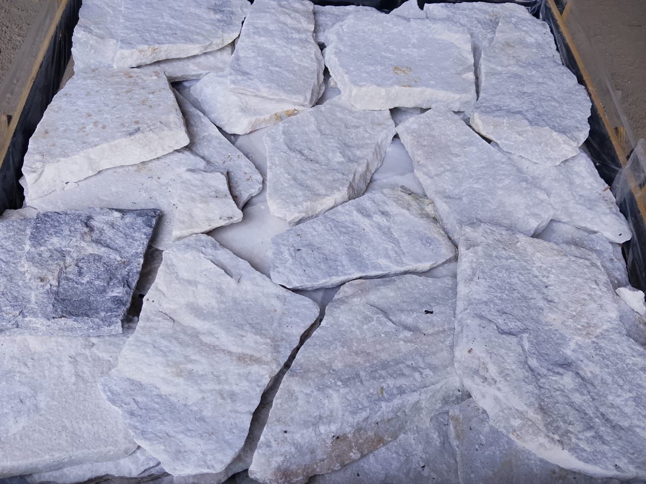 Natural Marble Grey Quartzite Crazy Stone | White Grey Random Flagstone for Interior and Exterior Wall Decoration, | Malaysia Supplier