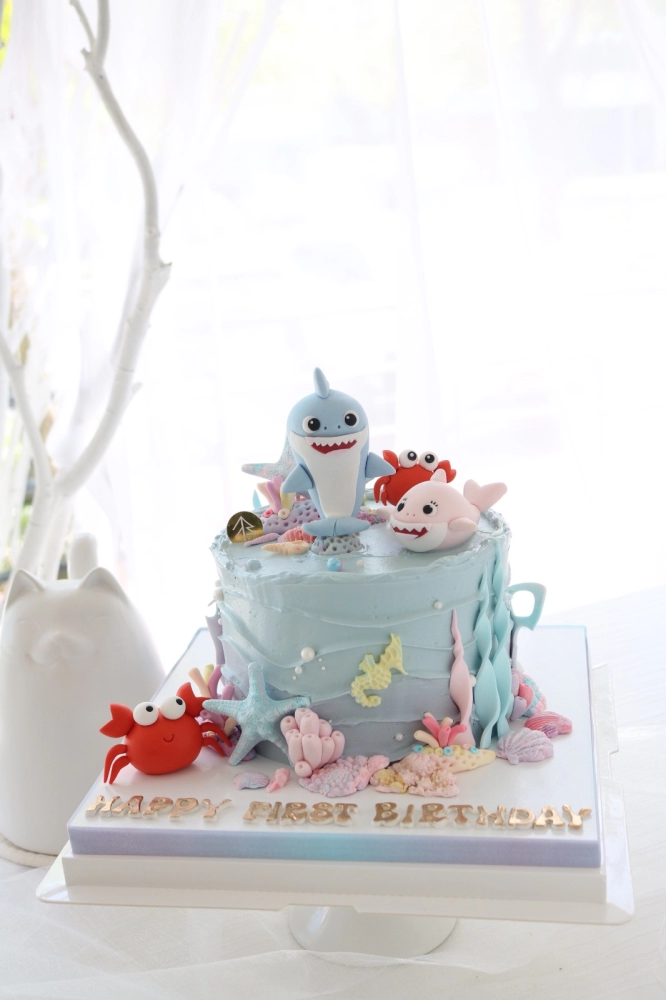 Baby Shark Cake